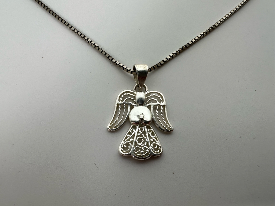 Sterling Silver Angel Pendant With Sterling Silver 18' Chain Necklace 4.6g