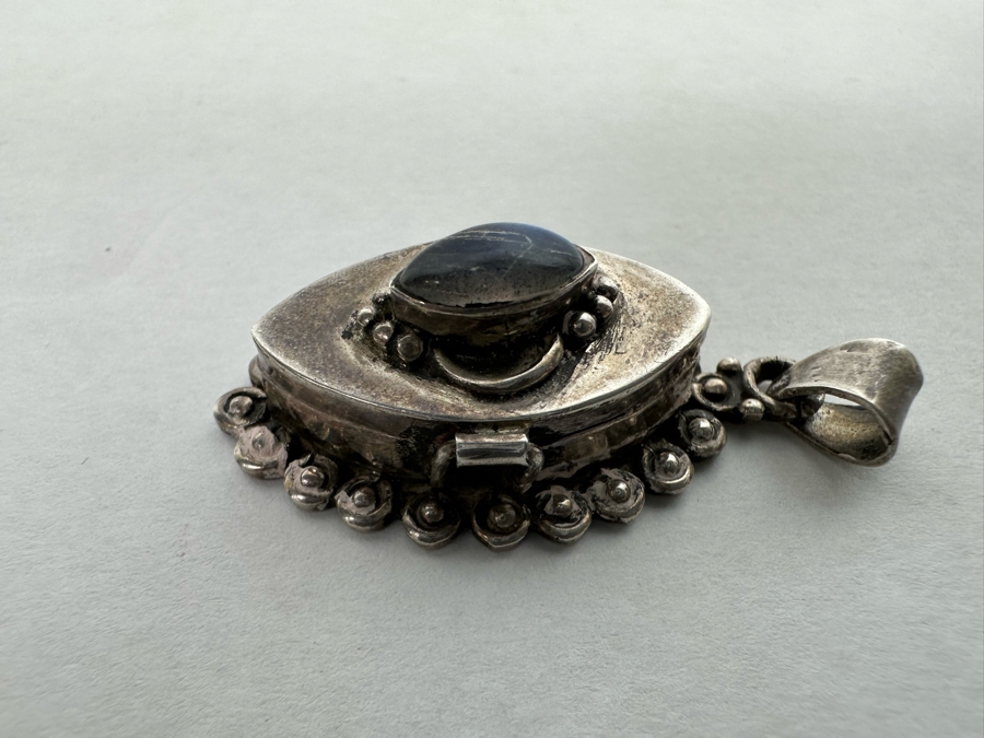 Vintage Sterling Silver Hinged Secret Compartment Poison Pendant 9.8g [Photo 6]