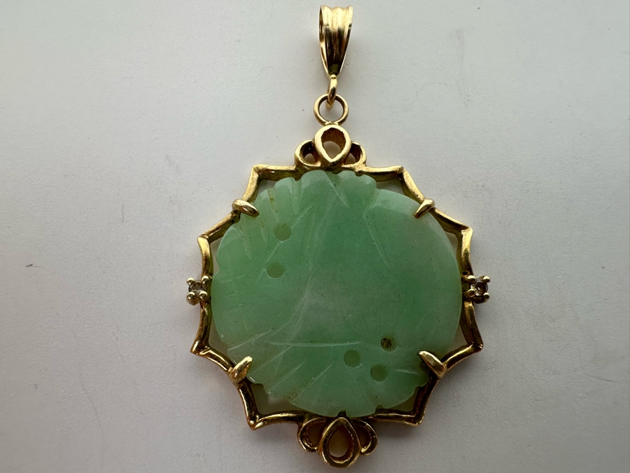 14K Gold Chinese Carved Jadeite Pendant 4.4g