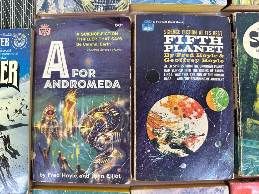 Vintage Science Fiction Paperback Books Lot [Photo 8]