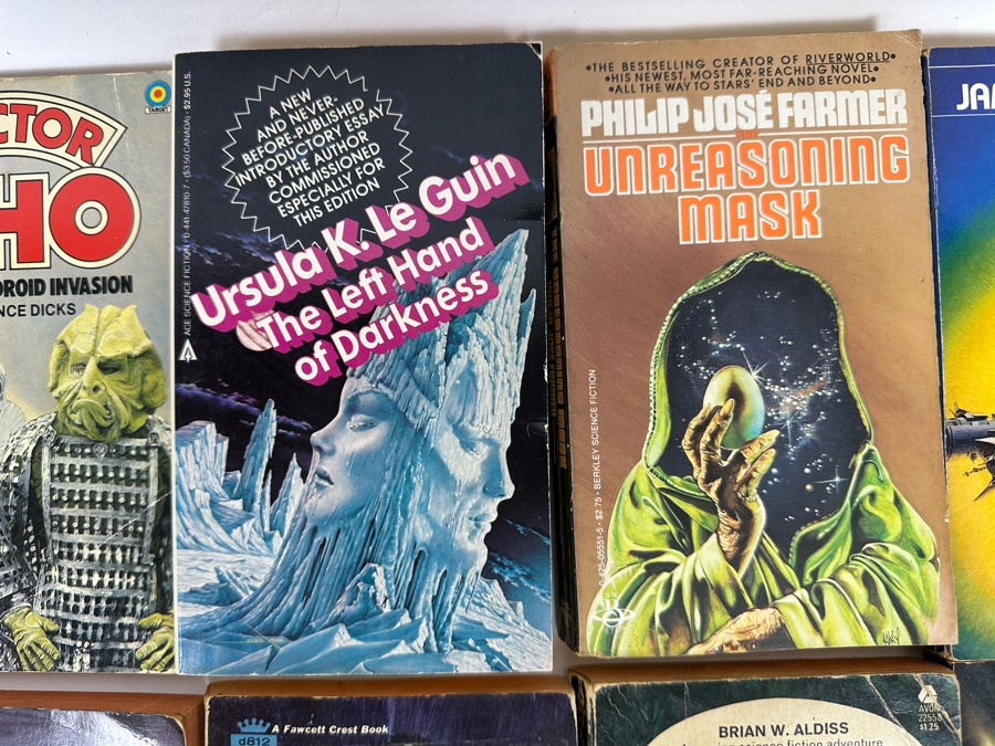 Vintage Science Fiction Paperback Books Lot [Photo 5]