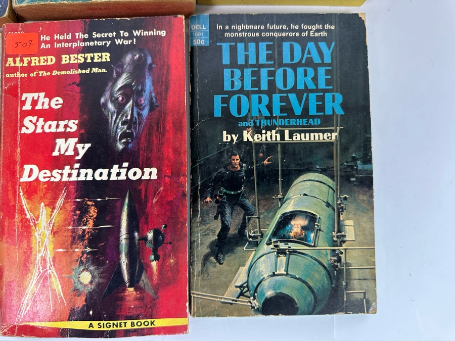 Vintage Science Fiction Paperback Books Lot [Photo 14]