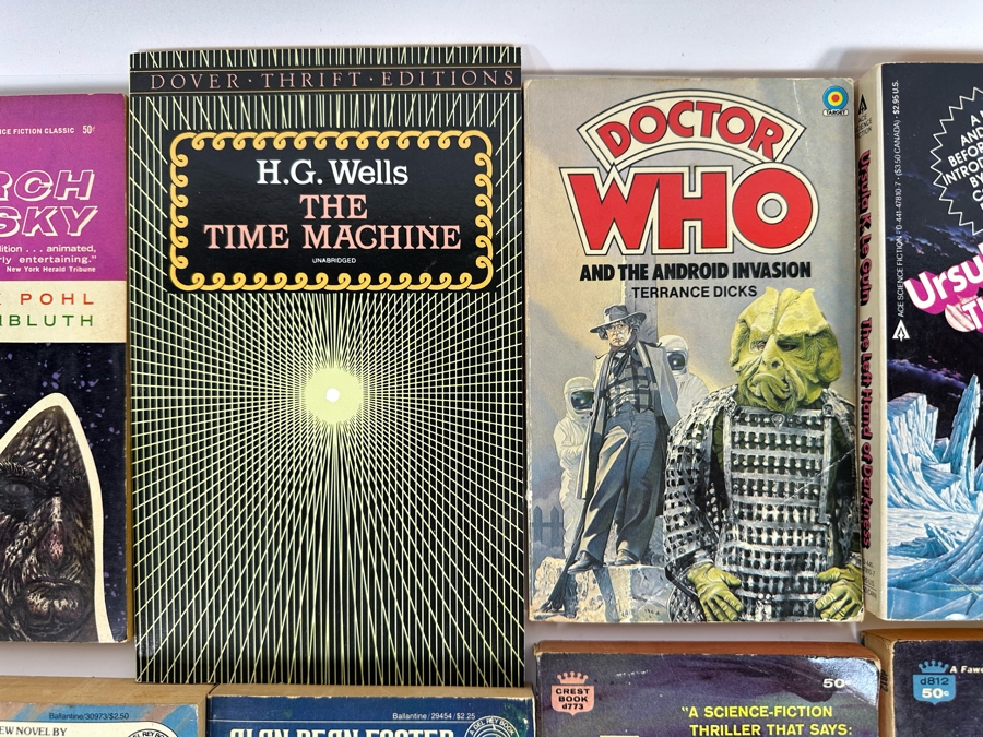 Vintage Science Fiction Paperback Books Lot [Photo 4]