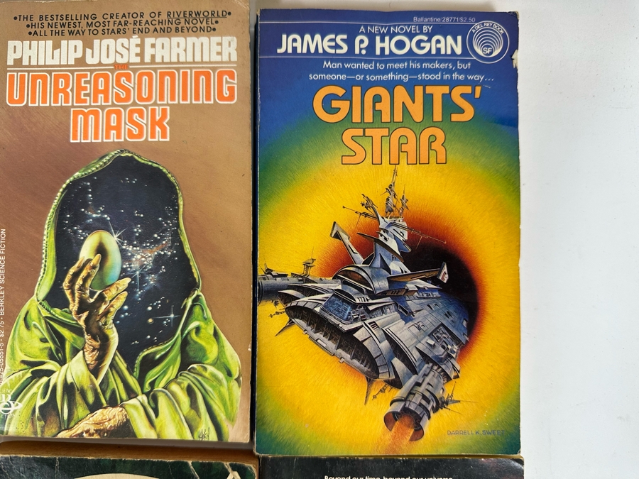 Vintage Science Fiction Paperback Books Lot [Photo 6]