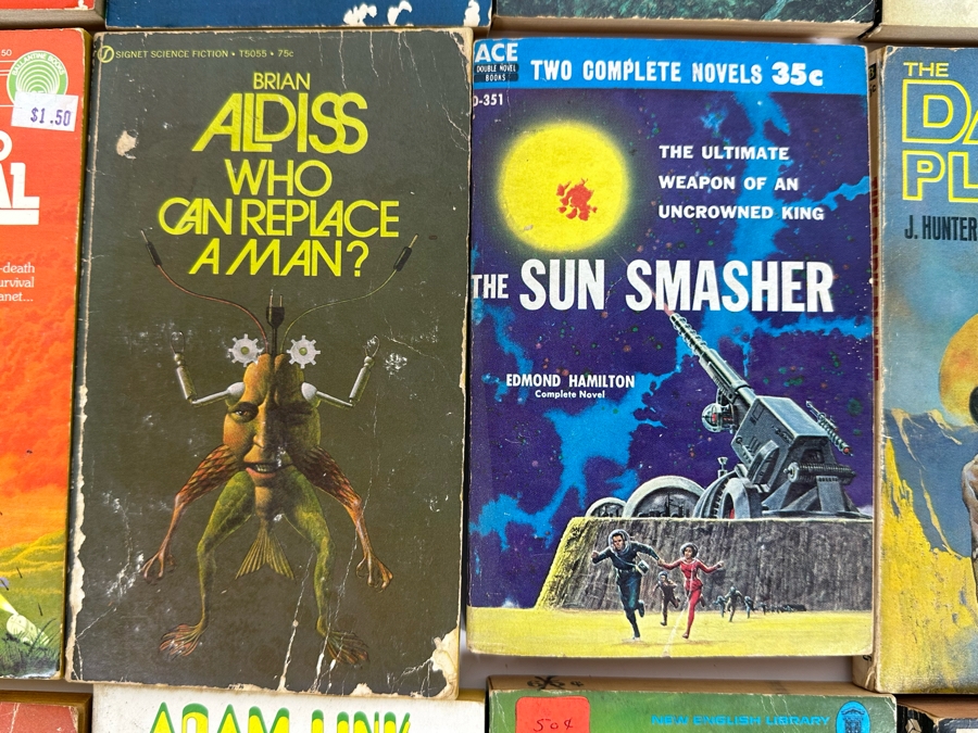 Vintage Science Fiction Paperback Books Lot [Photo 9]
