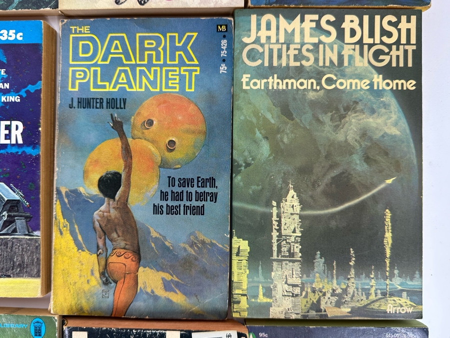 Vintage Science Fiction Paperback Books Lot [Photo 8]