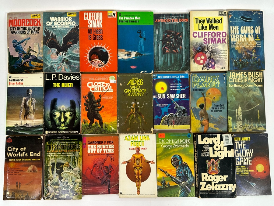 Vintage Science Fiction Paperback Books Lot [Photo 1]