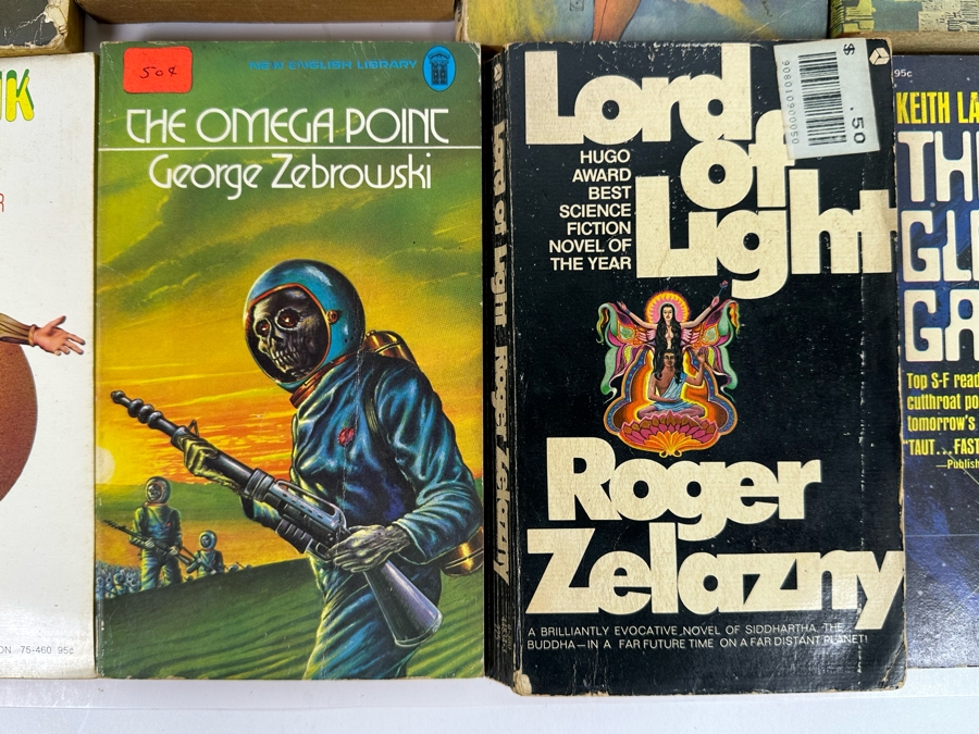 Vintage Science Fiction Paperback Books Lot [Photo 14]