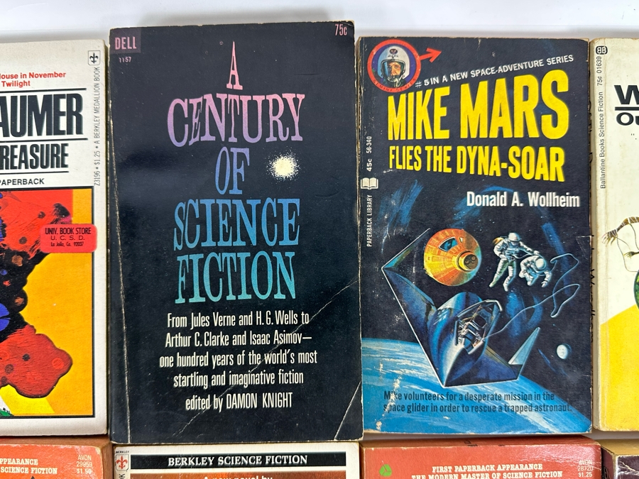 Vintage Science Fiction Paperback Books Lot [Photo 5]