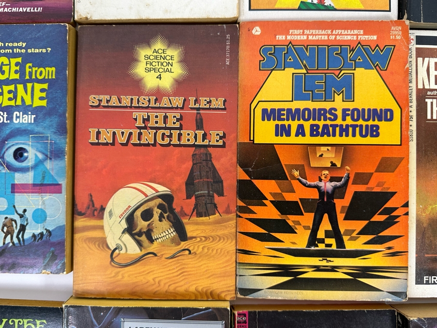 Vintage Science Fiction Paperback Books Lot [Photo 8]