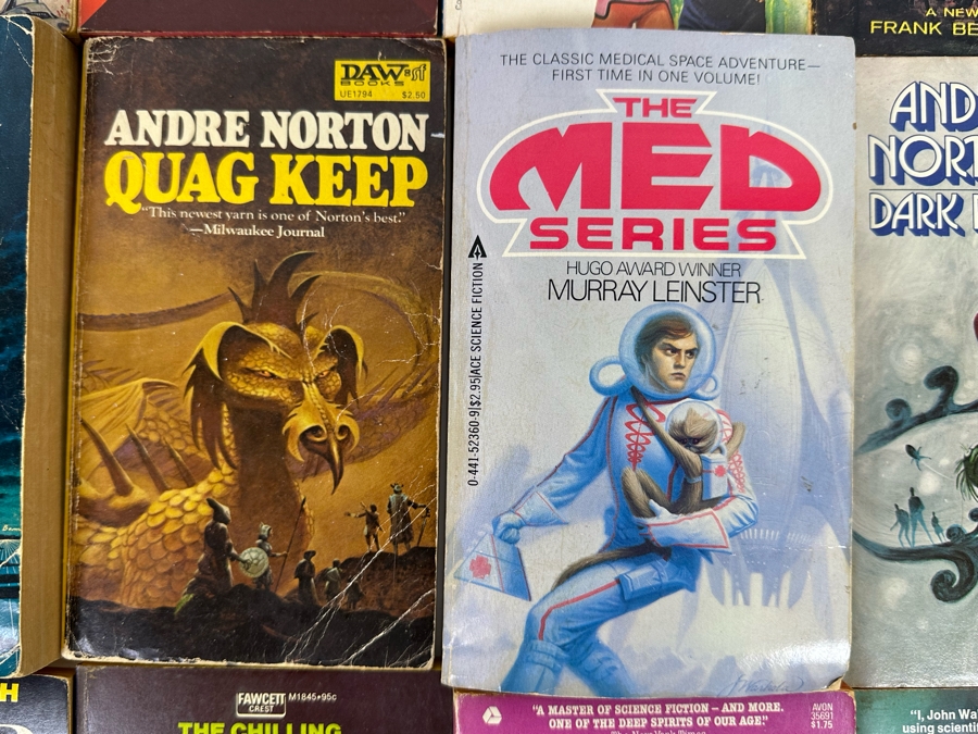 Vintage Science Fiction Paperback Books Lot [Photo 8]