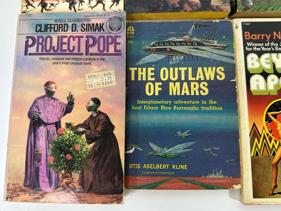 Vintage Science Fiction Paperback Books Lot [Photo 11]