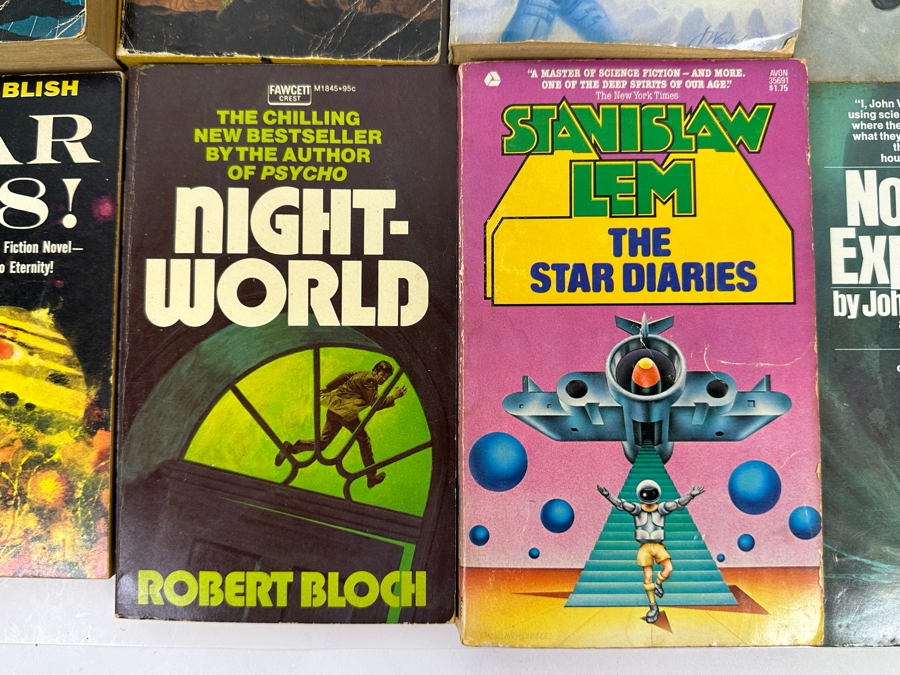 Vintage Science Fiction Paperback Books Lot [Photo 13]