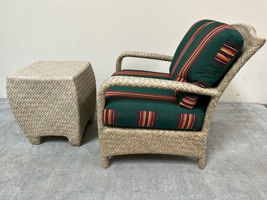 Outdoor Patio Furniture Armchair With Side Table [Photo 9]