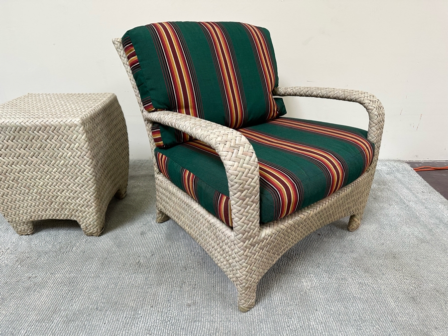 Outdoor Patio Furniture Armchair With Side Table [Photo 6]