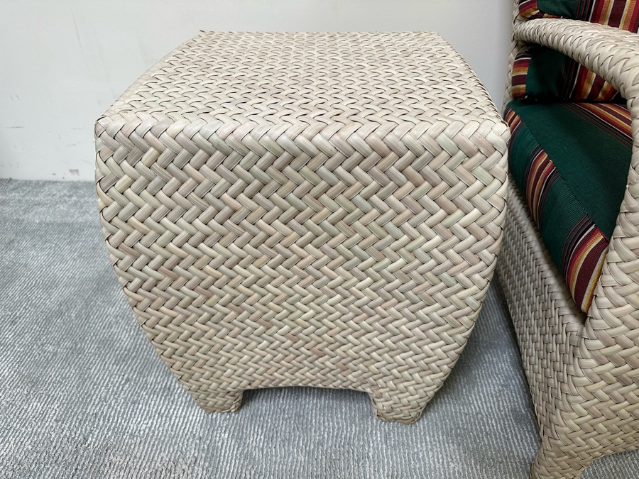 Outdoor Patio Furniture Armchair With Side Table [Photo 5]