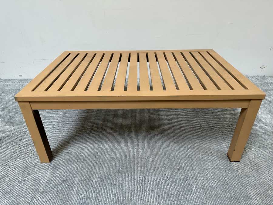 Aluminum Outdor Patio Furniture Coffee Table 43W X 27.5D X 16.5H [Photo 2]