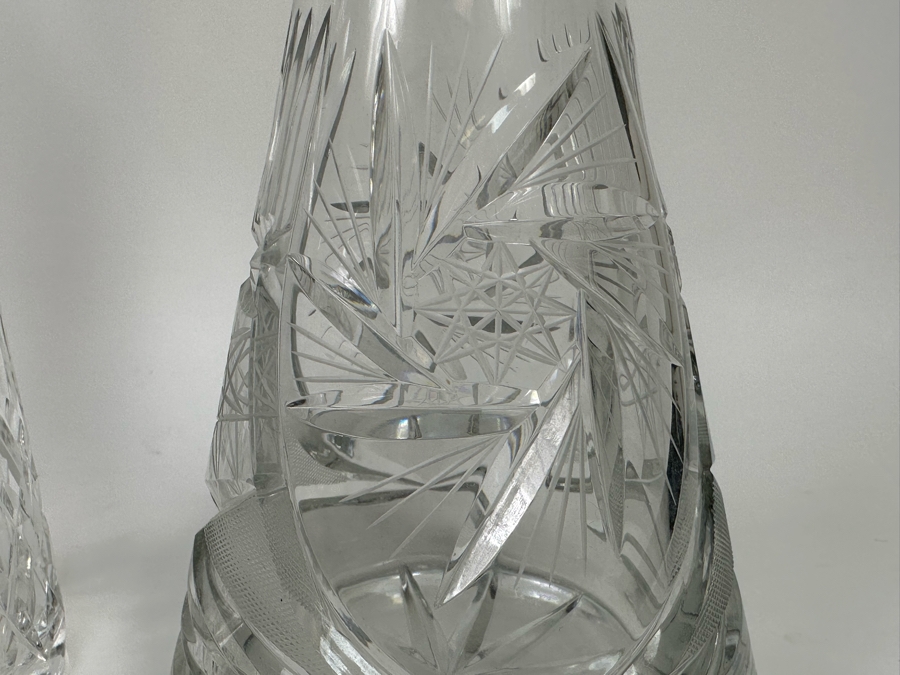 Pair Of Crystal Decanters With Stoppers [Photo 5]