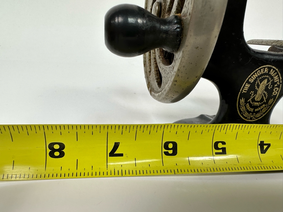 Vintage Miniature Child's Singer Sewing Machine Working 7W X 3.5D X 6.5H [Photo 14]