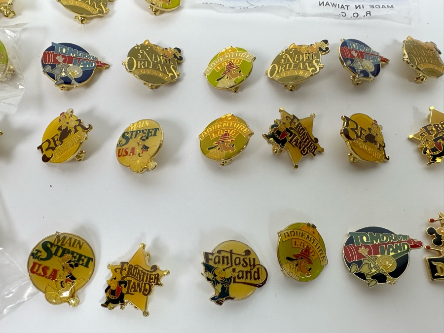 Collection Of Vintage Walt Disney Disneyland Buttons And Pins [Photo 16]