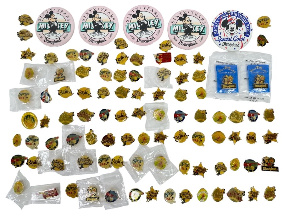 Collection Of Vintage Walt Disney Disneyland Buttons And Pins