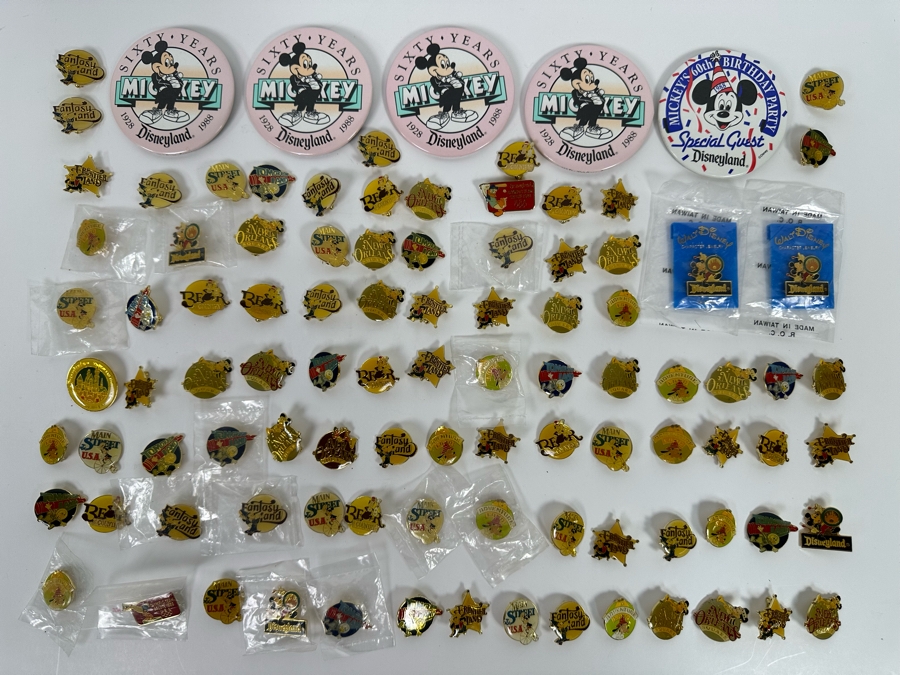 Collection Of Vintage Walt Disney Disneyland Buttons And Pins [Photo 3]