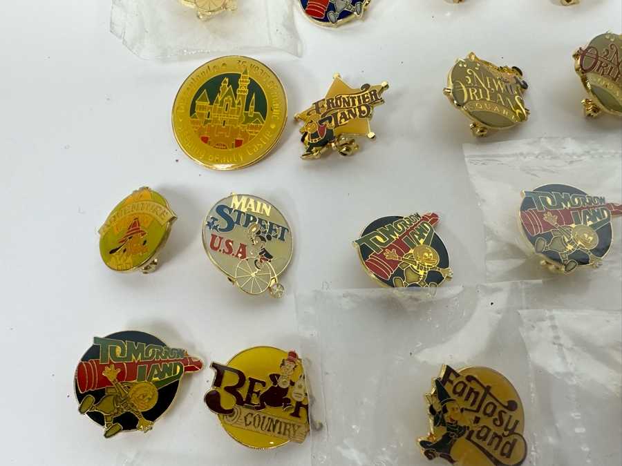 Collection Of Vintage Walt Disney Disneyland Buttons And Pins [Photo 13]