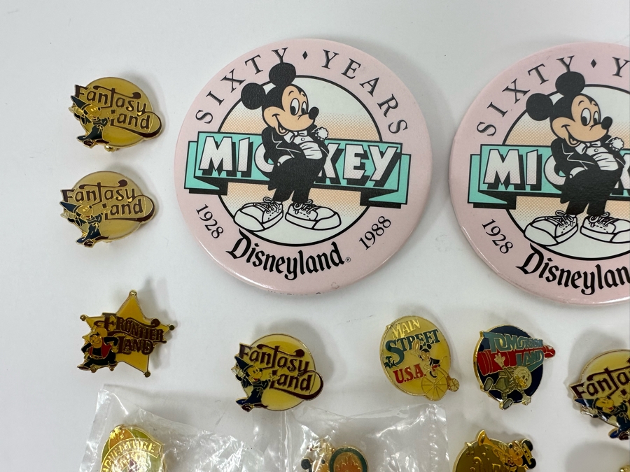 Collection Of Vintage Walt Disney Disneyland Buttons And Pins [Photo 4]