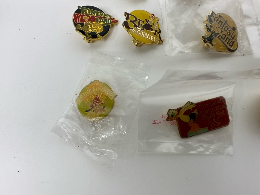 Collection Of Vintage Walt Disney Disneyland Buttons And Pins [Photo 22]