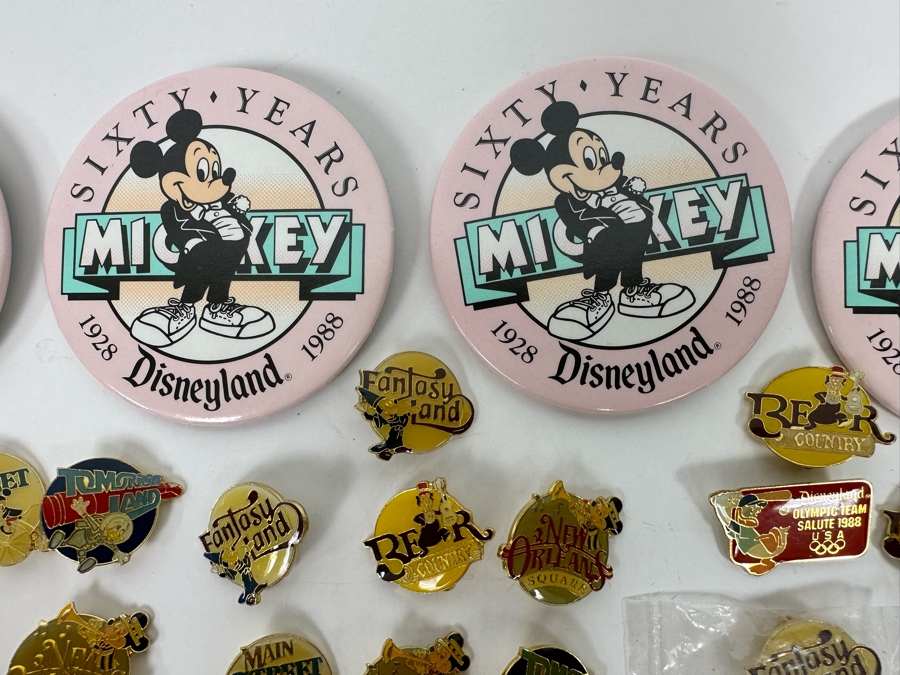 Collection Of Vintage Walt Disney Disneyland Buttons And Pins [Photo 5]