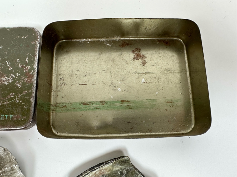 Old Metal Cigarette Tin Box With Pair Of Mica Silicate Minerals [Photo 6]