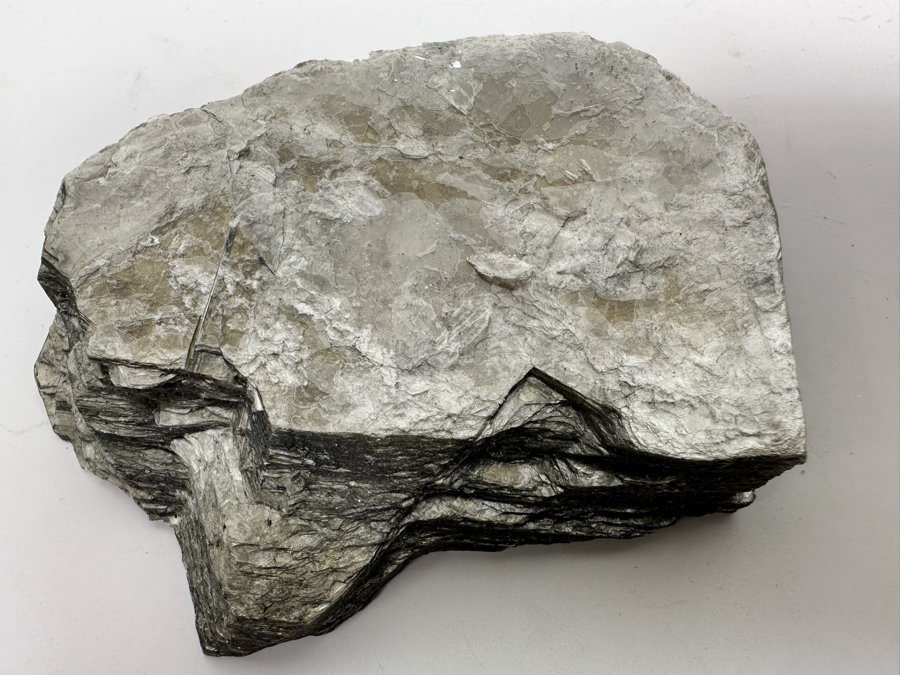 Old Metal Cigarette Tin Box With Pair Of Mica Silicate Minerals [Photo 9]