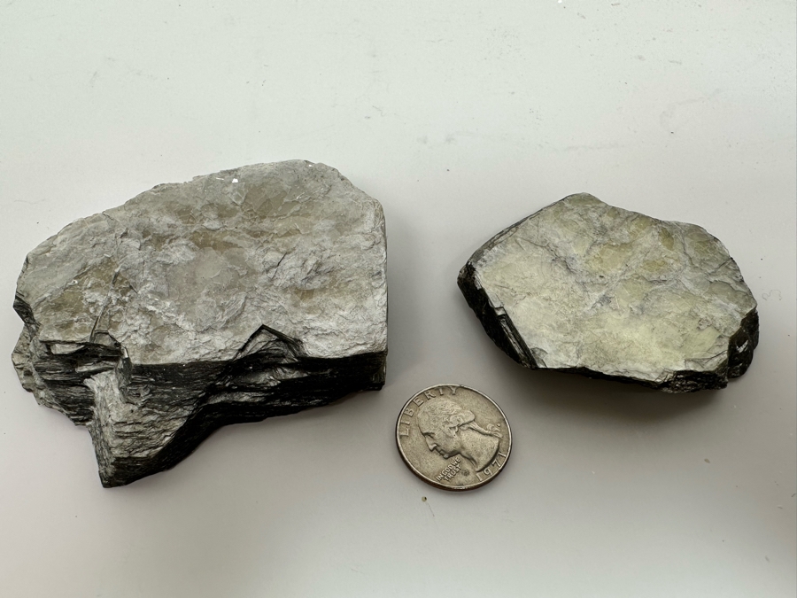 Old Metal Cigarette Tin Box With Pair Of Mica Silicate Minerals [Photo 11]