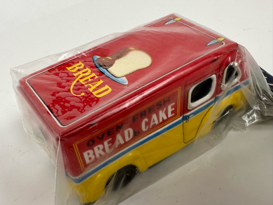 Pair Of Sealed Friction Toys Ice Cream Delivery Van And Bread & Cake Delivery Van Made In Japan [Photo 10]