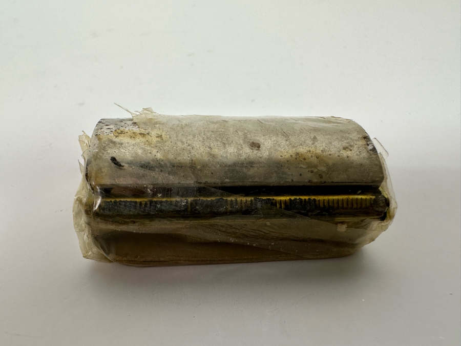 New Old Stock WWII RAF Portable Razor Shaving Kit [Photo 3]