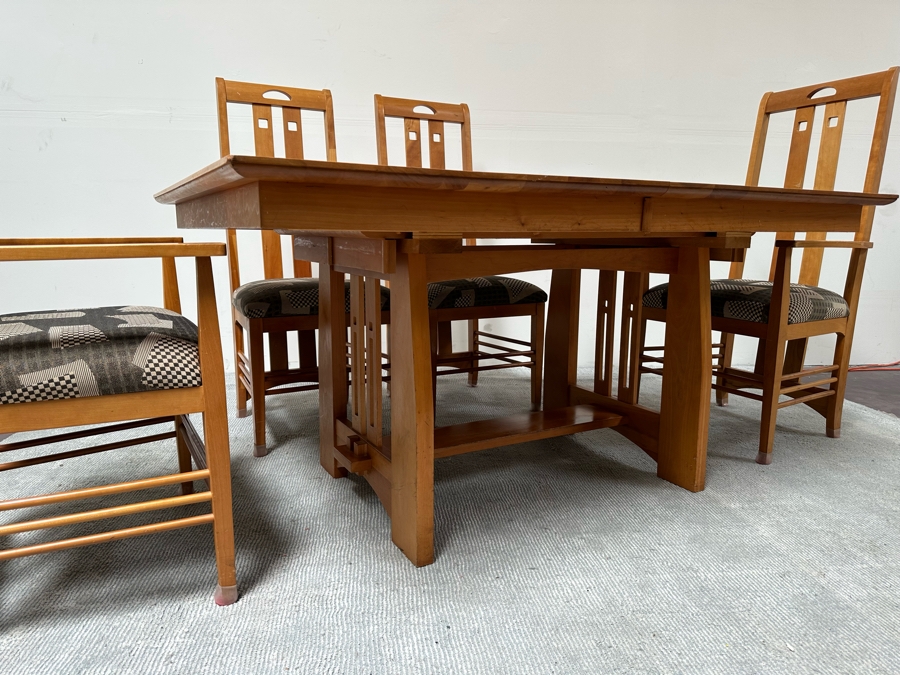 Amish Solid Cherry Wood Dining Table 60 X 42 X 29.5 With Two Built In 12' Leaves And Four Dining Chairs (2 Are Armchairs) Comes Up Table Pads By Canal Dover Furniture Midvale Ohio [Photo 8]