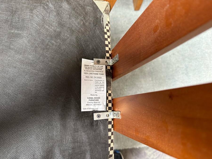 Amish Solid Cherry Wood Dining Table 60 X 42 X 29.5 With Two Built In 12' Leaves And Four Dining Chairs (2 Are Armchairs) Comes Up Table Pads By Canal Dover Furniture Midvale Ohio [Photo 19]