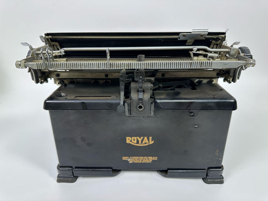 Antique Metal ROYAL Typewriter In Excellent Condition With Side Glass Panels And Original Cover 15W X 16D X 9.5H [Photo 13]