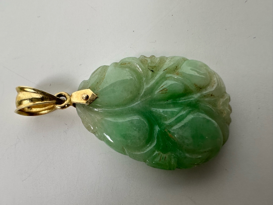 14K Gold Carved Jade Pendant 6.3g