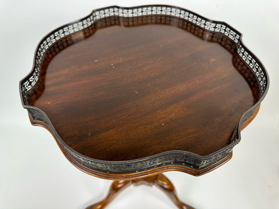 Vintage Tripod Tea Side Table By Lammert's 15W X 23H [Photo 4]