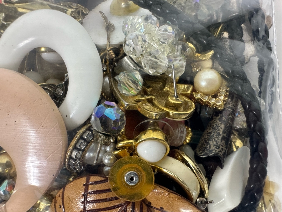 Costume Jewelry Watch Lot #2 [Photo 16]