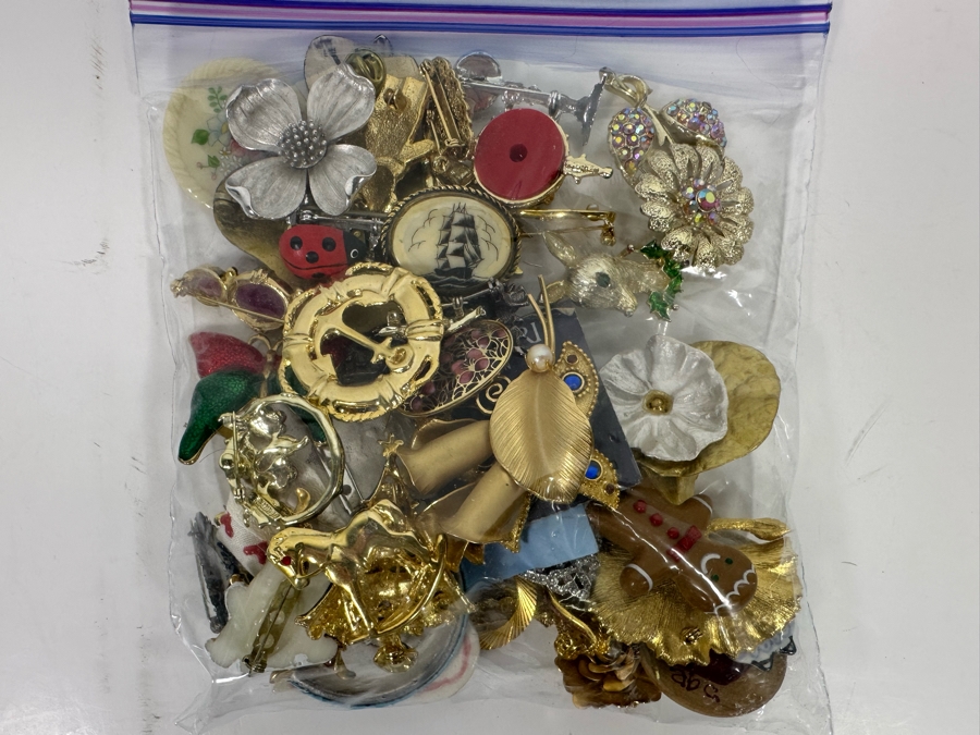 Costume Jewelry Lot #4 [Photo 1]