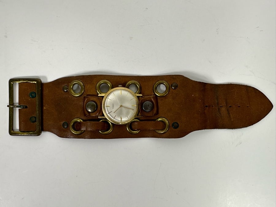Vintage Working Mechanical TIMEX Watch With Leather Watch Band 9L [Photo 2]