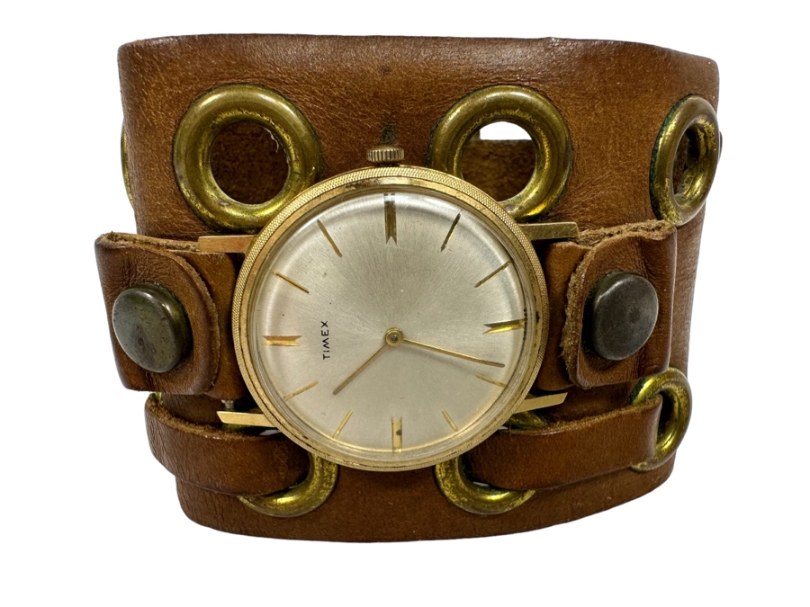 Vintage Working Mechanical TIMEX Watch With Leather Watch Band 9L