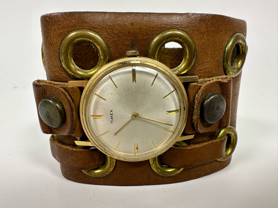 Vintage Working Mechanical TIMEX Watch With Leather Watch Band 9L [Photo 3]