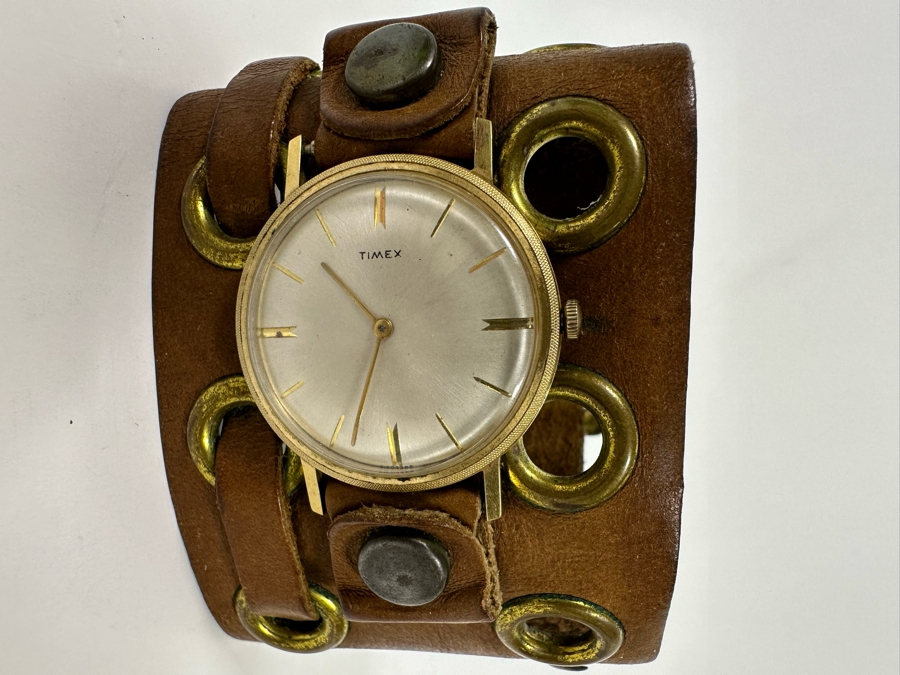 Vintage Working Mechanical TIMEX Watch With Leather Watch Band 9L [Photo 5]