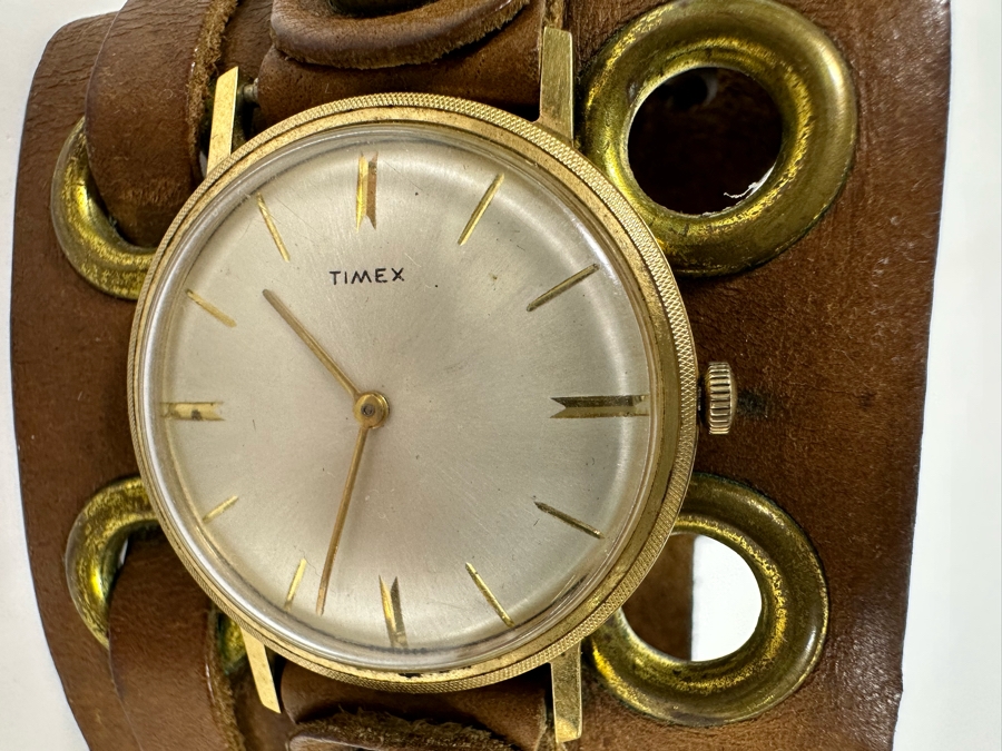 Vintage Working Mechanical TIMEX Watch With Leather Watch Band 9L [Photo 6]
