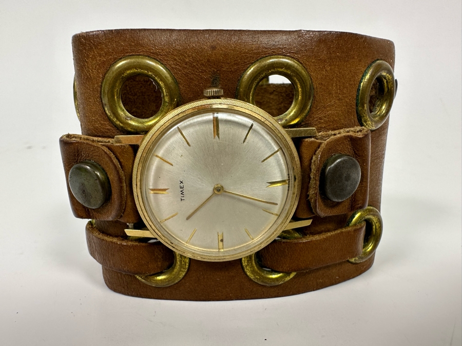 Vintage Working Mechanical TIMEX Watch With Leather Watch Band 9L [Photo 4]