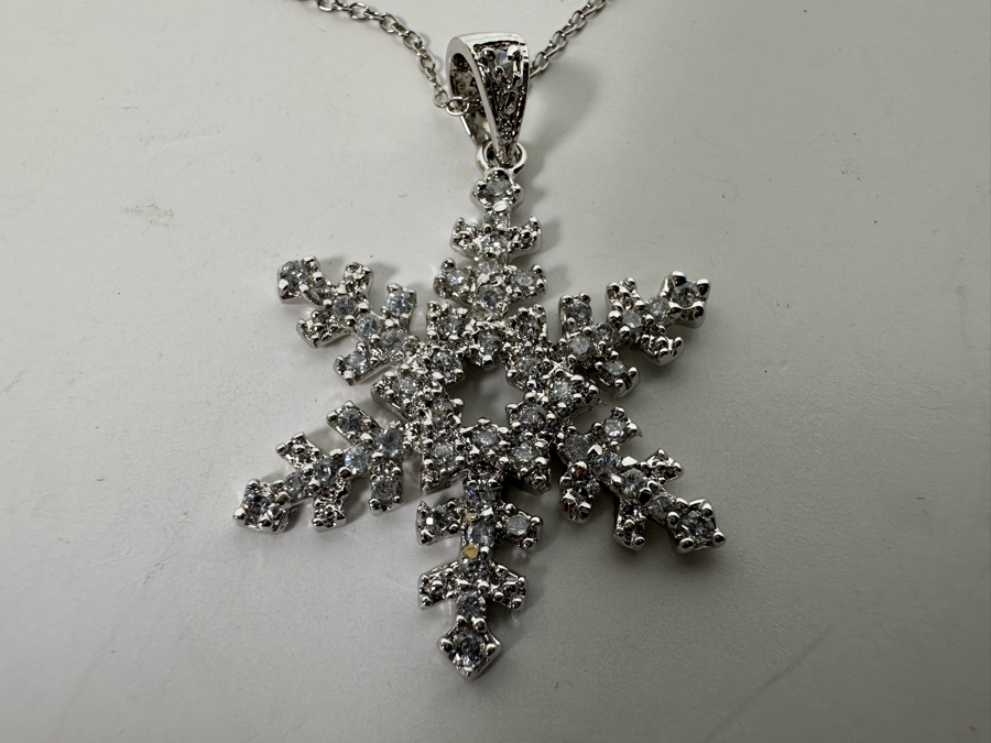 Sterling Silver Snowflake Pendant With 18' Sterling Silver Chain Necklace 4.4g [Photo 7]