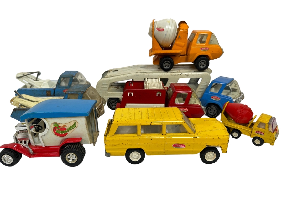 Collection Of Eight Vintage Seventies Metal Tonka Trucks / Cars